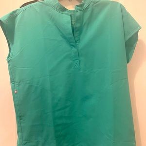 Figs surgical green Rafaela scrub top, small